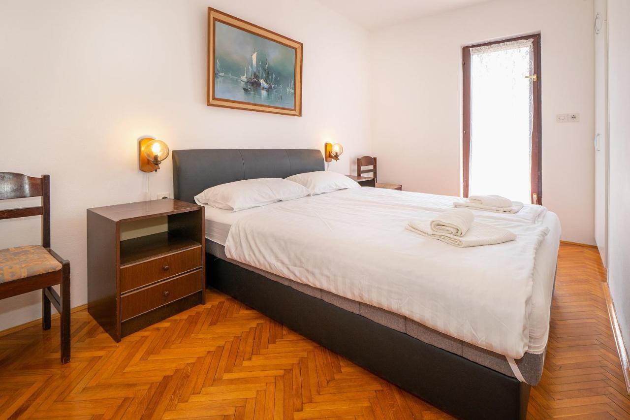 Apartmani Ana Juranic Jurandvor ภายนอก รูปภาพ