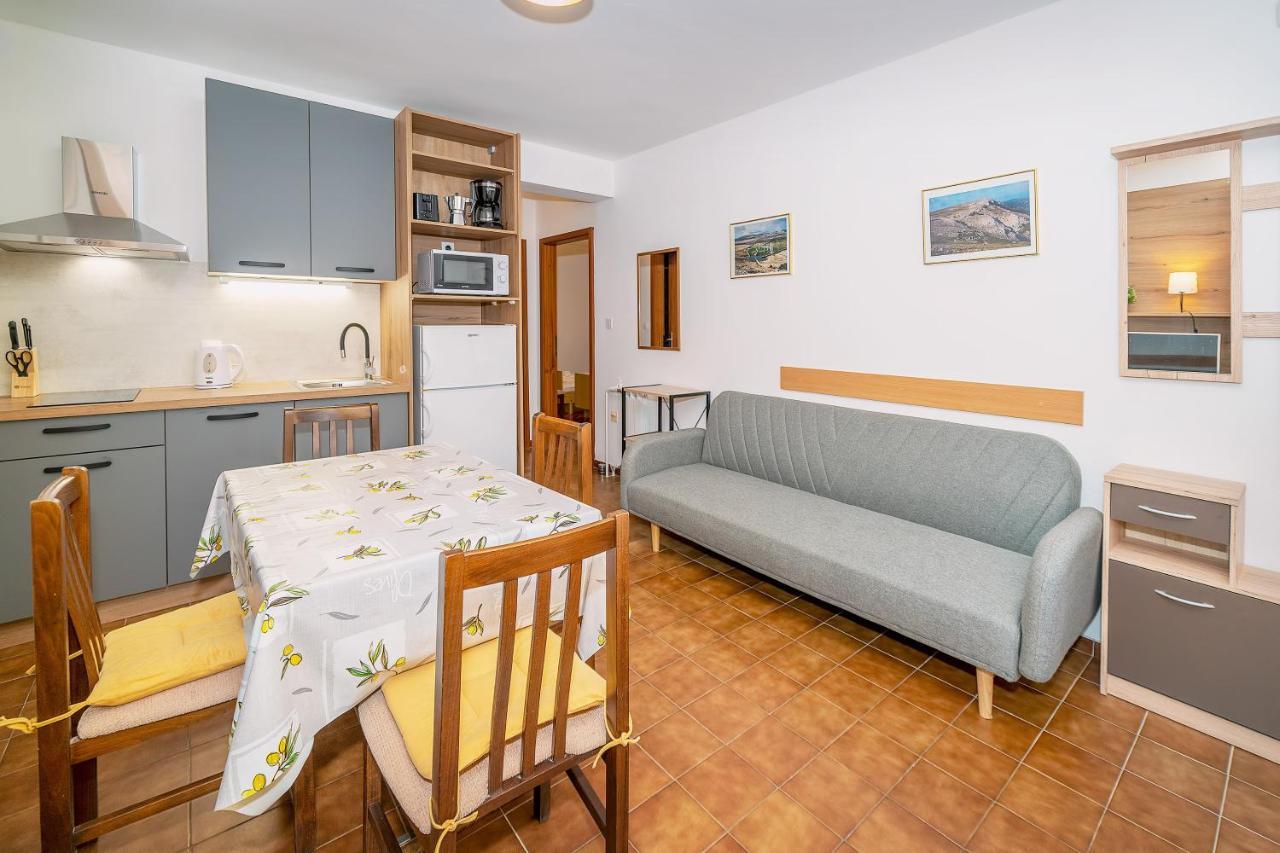 Apartmani Ana Juranic Jurandvor ภายนอก รูปภาพ