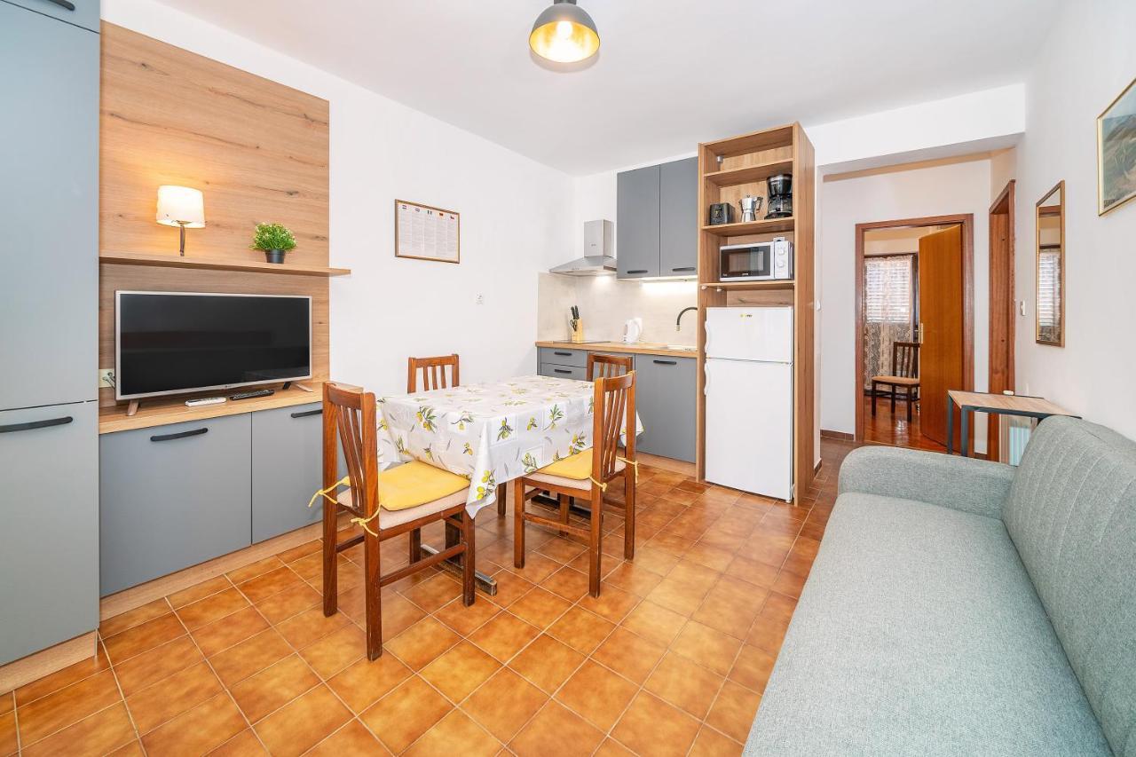 Apartmani Ana Juranic Jurandvor ภายนอก รูปภาพ